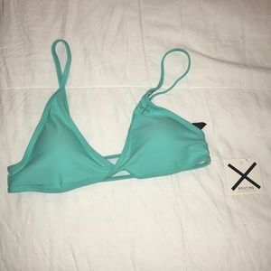 Boutine LA bikini top